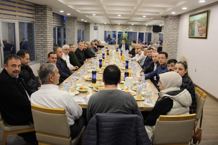 baskan-selahattin-akkus’tan--iftar-yemegi-(3).jpg