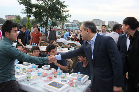 buyuksehir-belediyesi’nden-carsamba’da-‘kardeslik-iftari’--(4).jpg