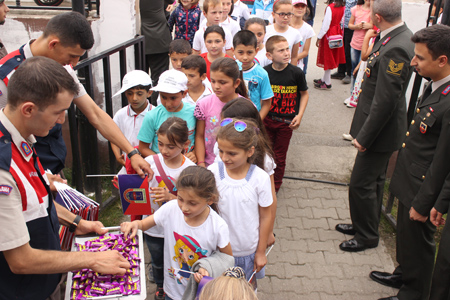 calti-ilkokulu-ogrencileri’nden-jandarma-ziyareti-(2).jpg