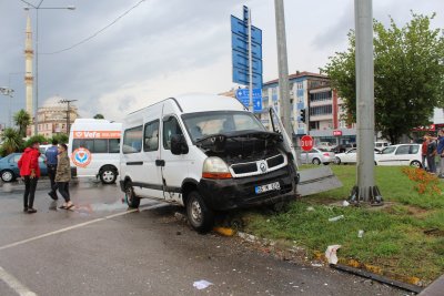 carsamba’da-trafik-kazasi-1-yarali--(1)-001.jpg