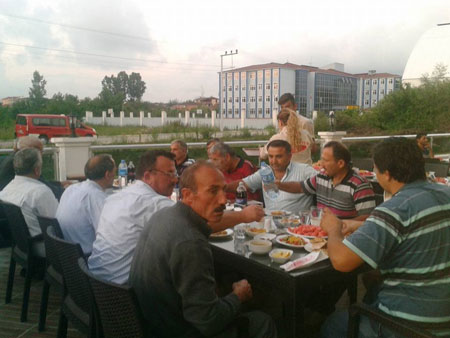 dolmus-esnafi-iftarda-bulustu.jpg