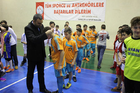 futsal-erkeklerde-final-oynandi1.jpg