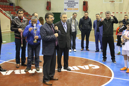 futsal-erkeklerde-final-oynandi2.jpg