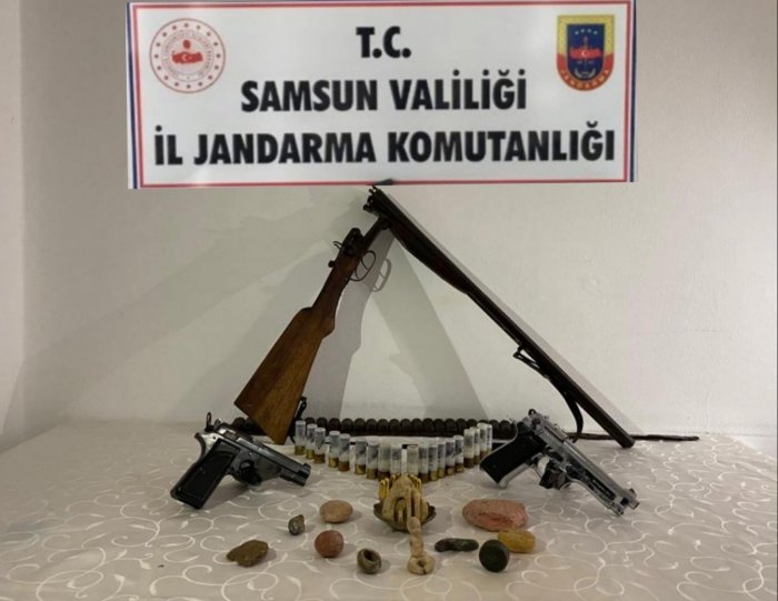 jandarma’dan-silah-ve-tarihi-eser-operasyonu.jpg