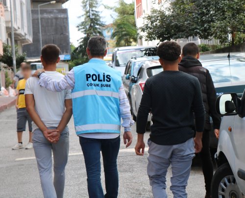 polis,-okul-cevrelerinde-kus-ucurtmuyor-(2).jpg