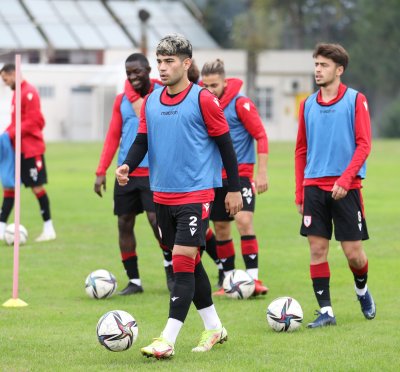 samsunspor,-manisa-fk-maci-hazirliklarini-surdurdu-(1).jpg