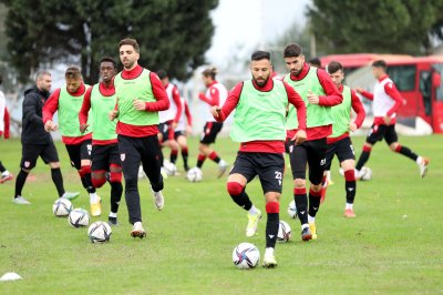 samsunspor,-manisa-fk-maci-hazirliklarini-surdurdu-(5).jpg